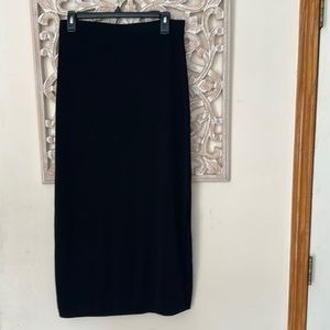 Misook black knit skirt 36” with a 15” side slit . Size Medium.
